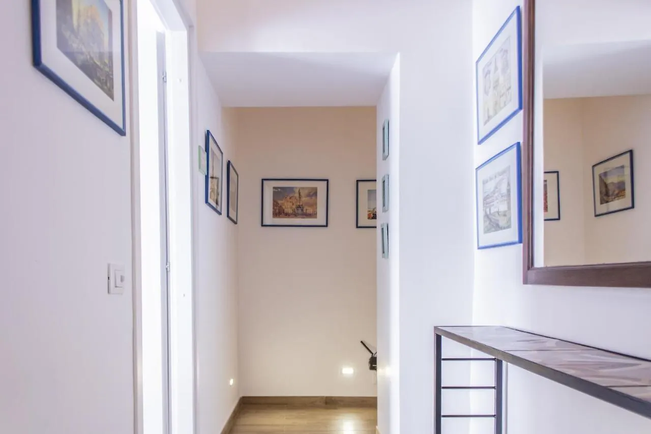 Bed and Breakfast Palazzo Ragusi - locazioni turistiche Palermo 2*,  Italia