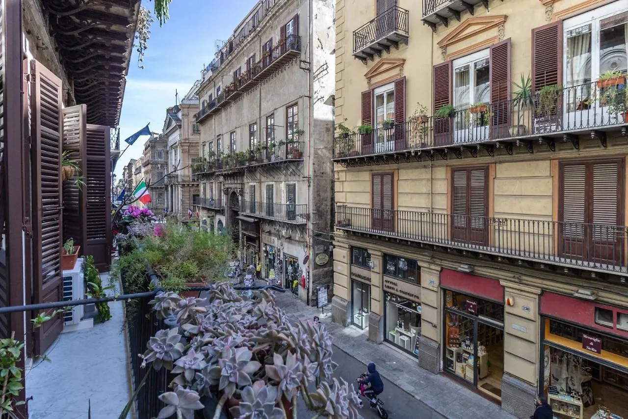 Bed and Breakfast Palazzo Ragusi - Locazioni Turistiche Palermo 2*,  Italia